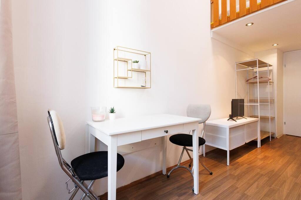 Urban Capsule - Near Mariahilfer Strasse Apartment Wien