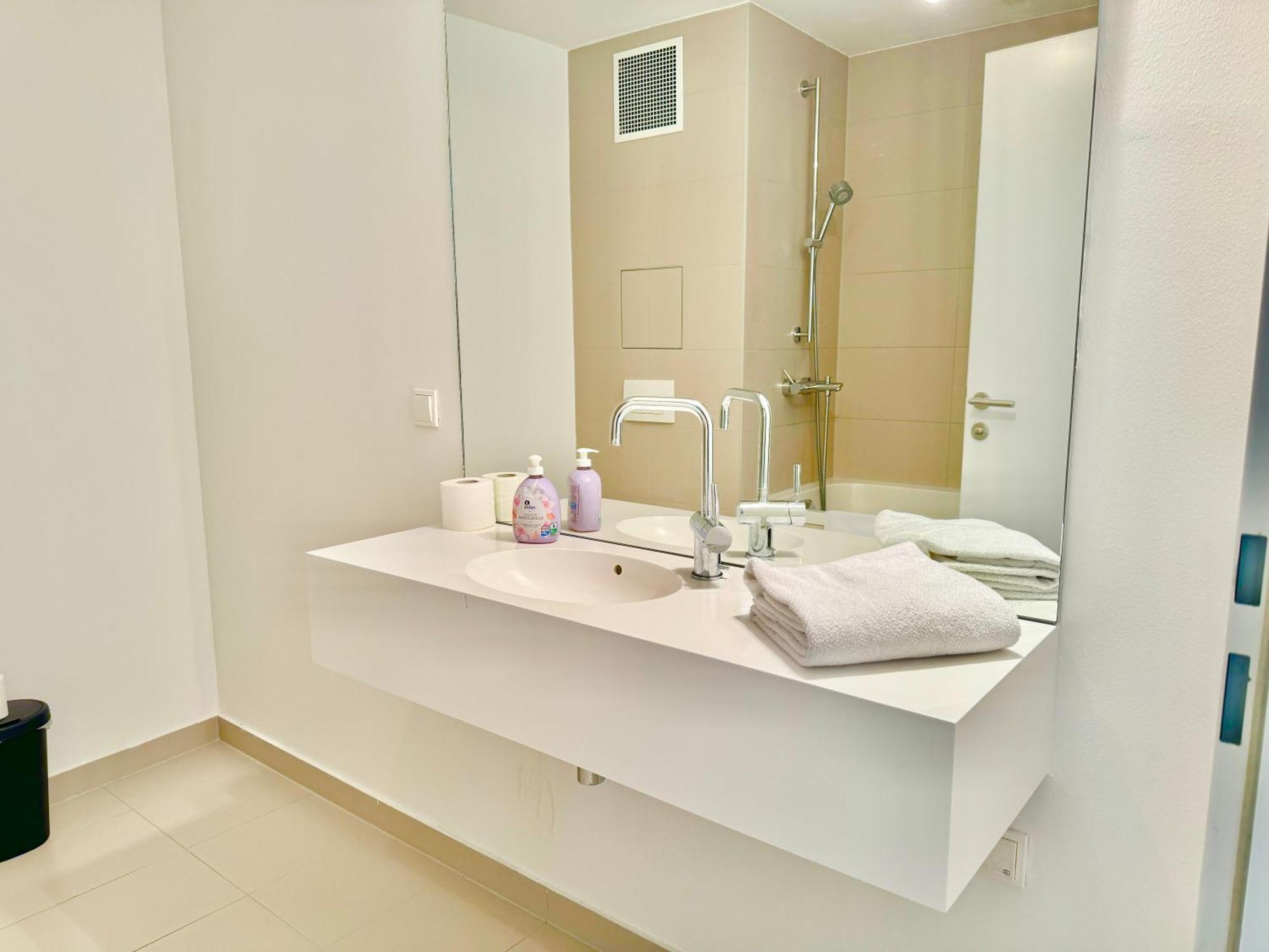 Modern 150 M2 Maisonette - Private Garden & Free Parking Apartment Wien