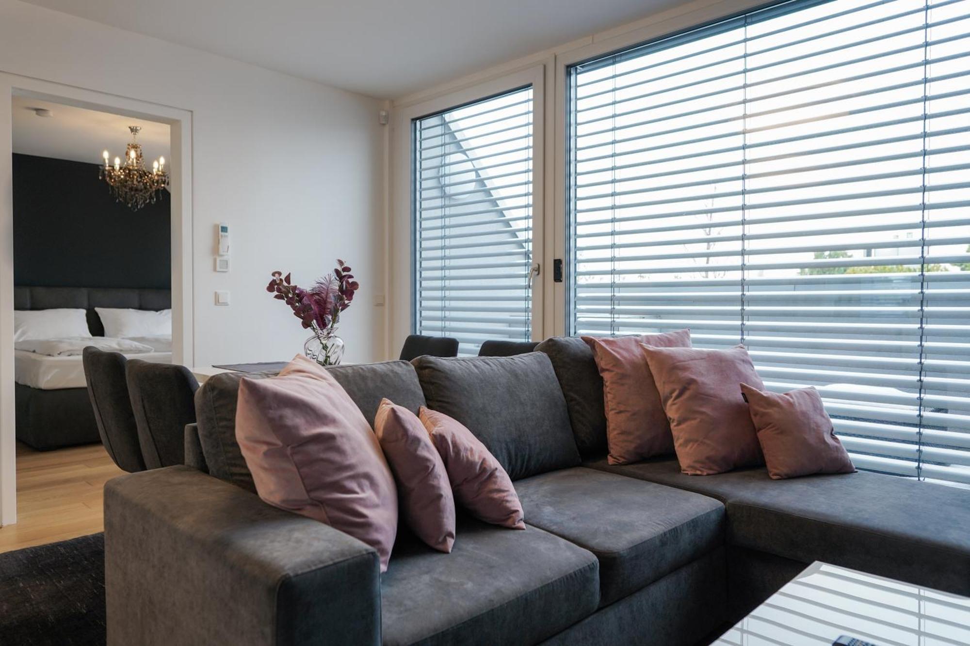 Modern Stylish Design With Free Parking Emily Apartment *