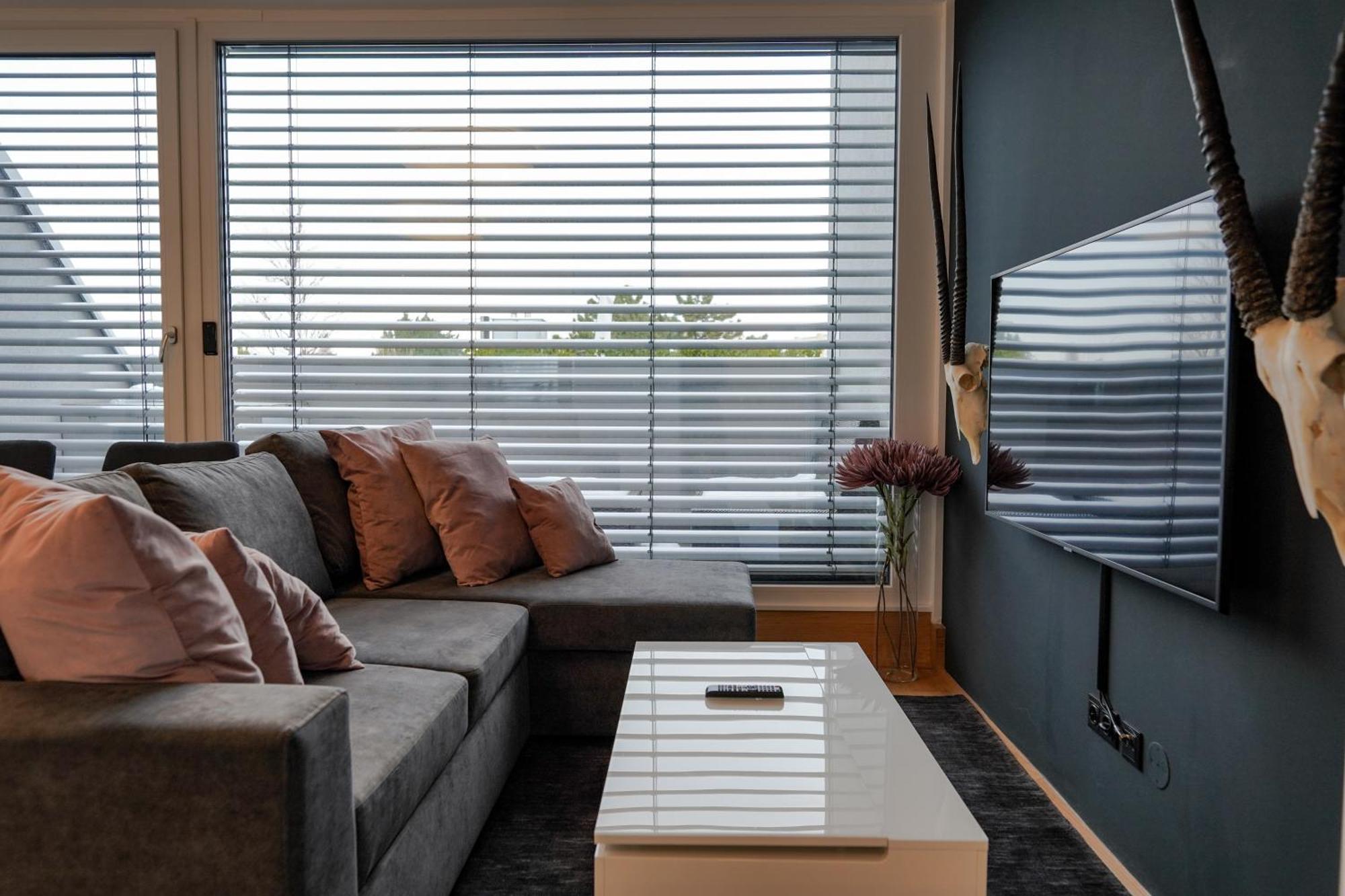 Modern Stylish Design With Free Parking Emily Apartment *