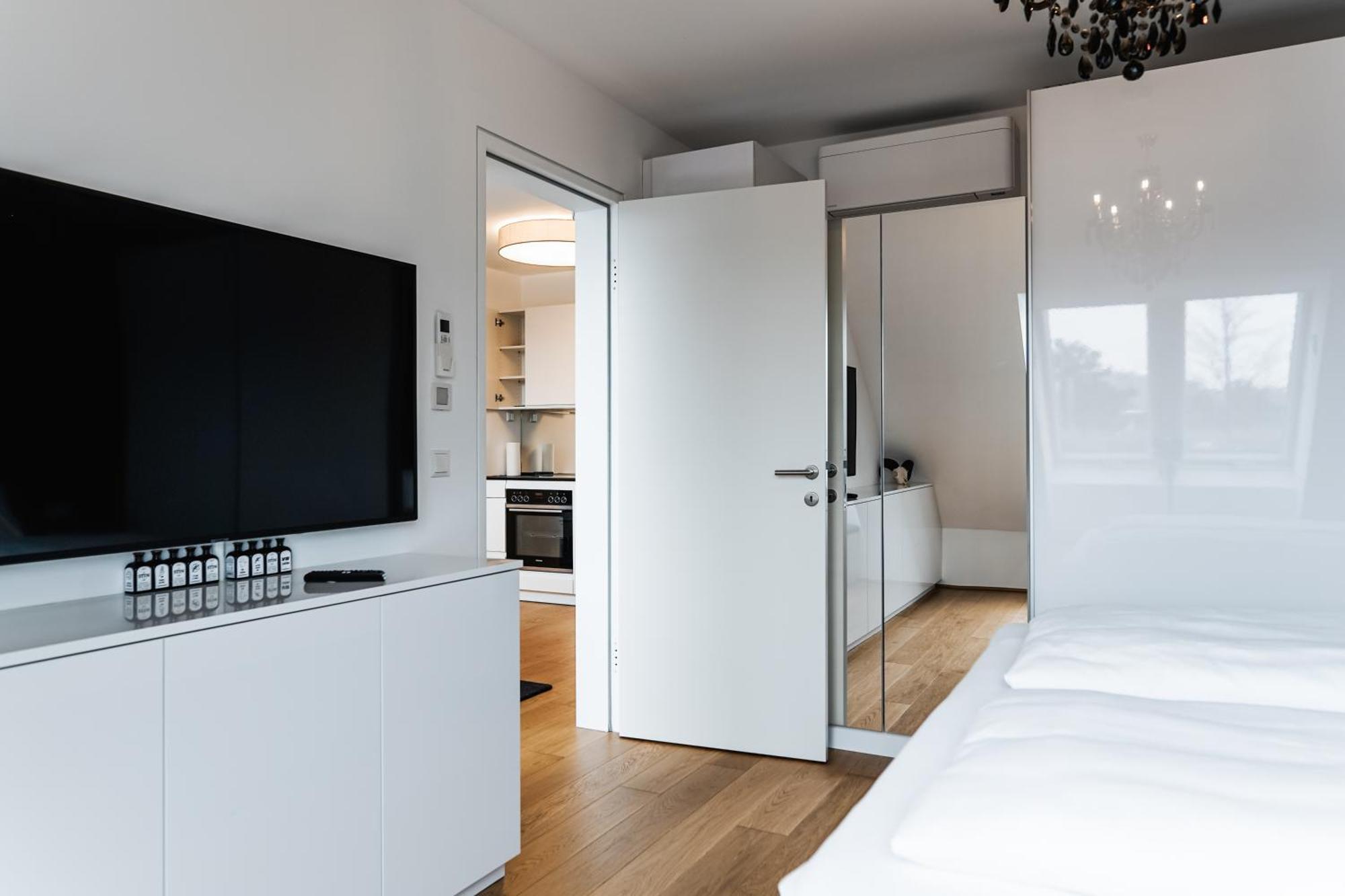 Modern Stylish Design With Free Parking Emily Wien