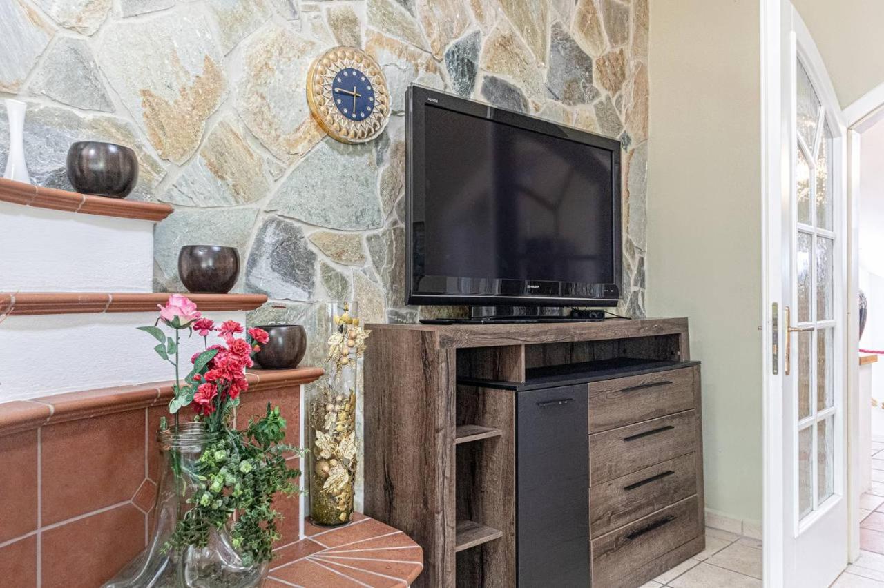 Homestay Comfortable In A Beautiful House Gd
