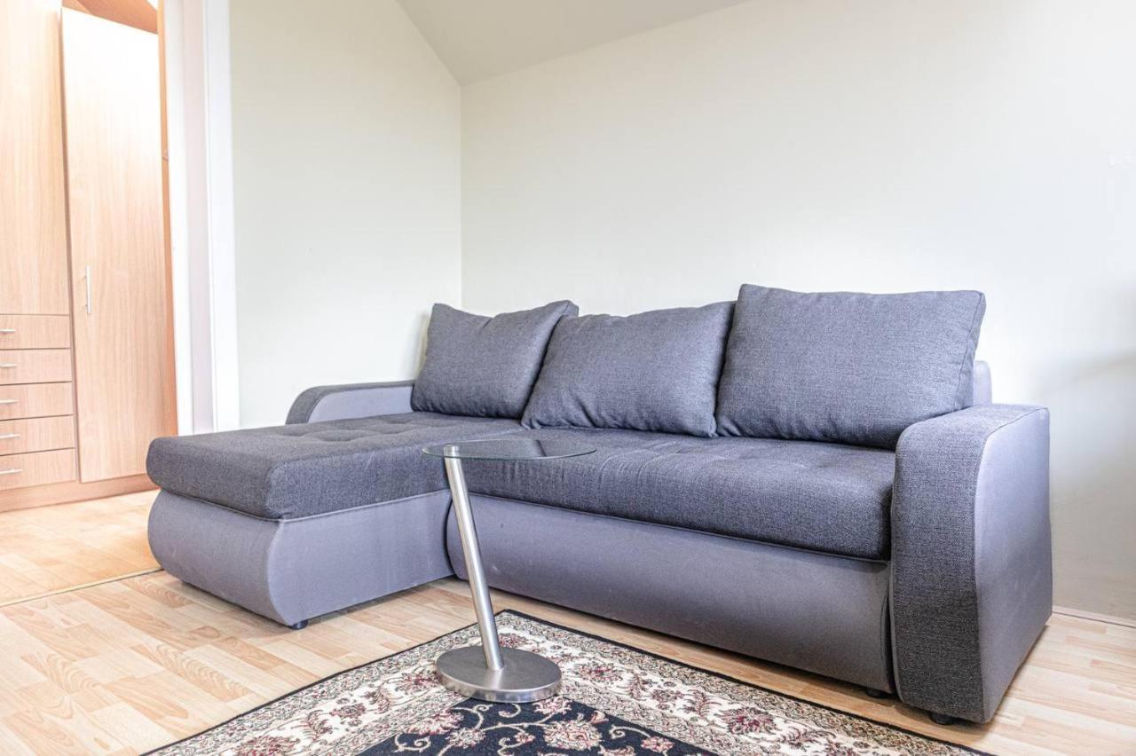 Comfortable In A Beautiful House Gd Homestay