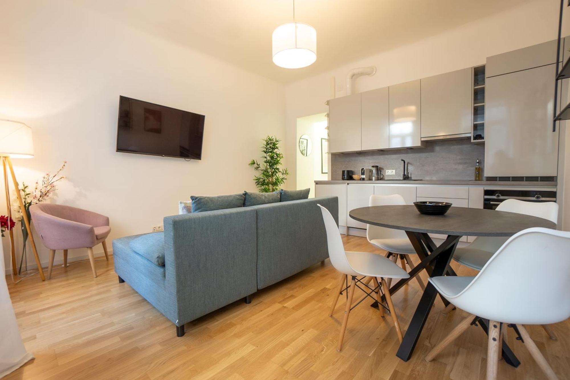 Supreme City Center Apartment