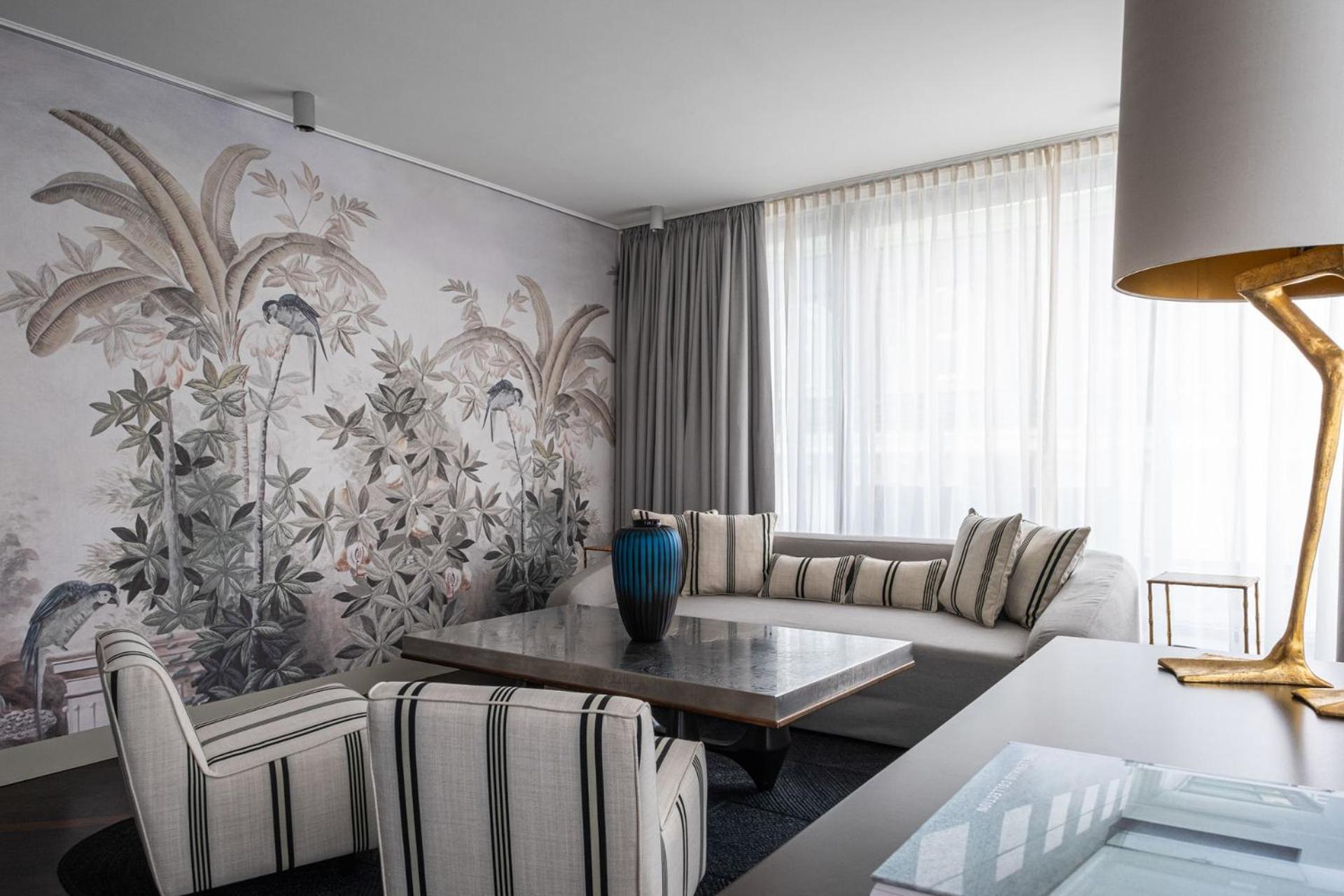 Topazz & Lamee Hotel