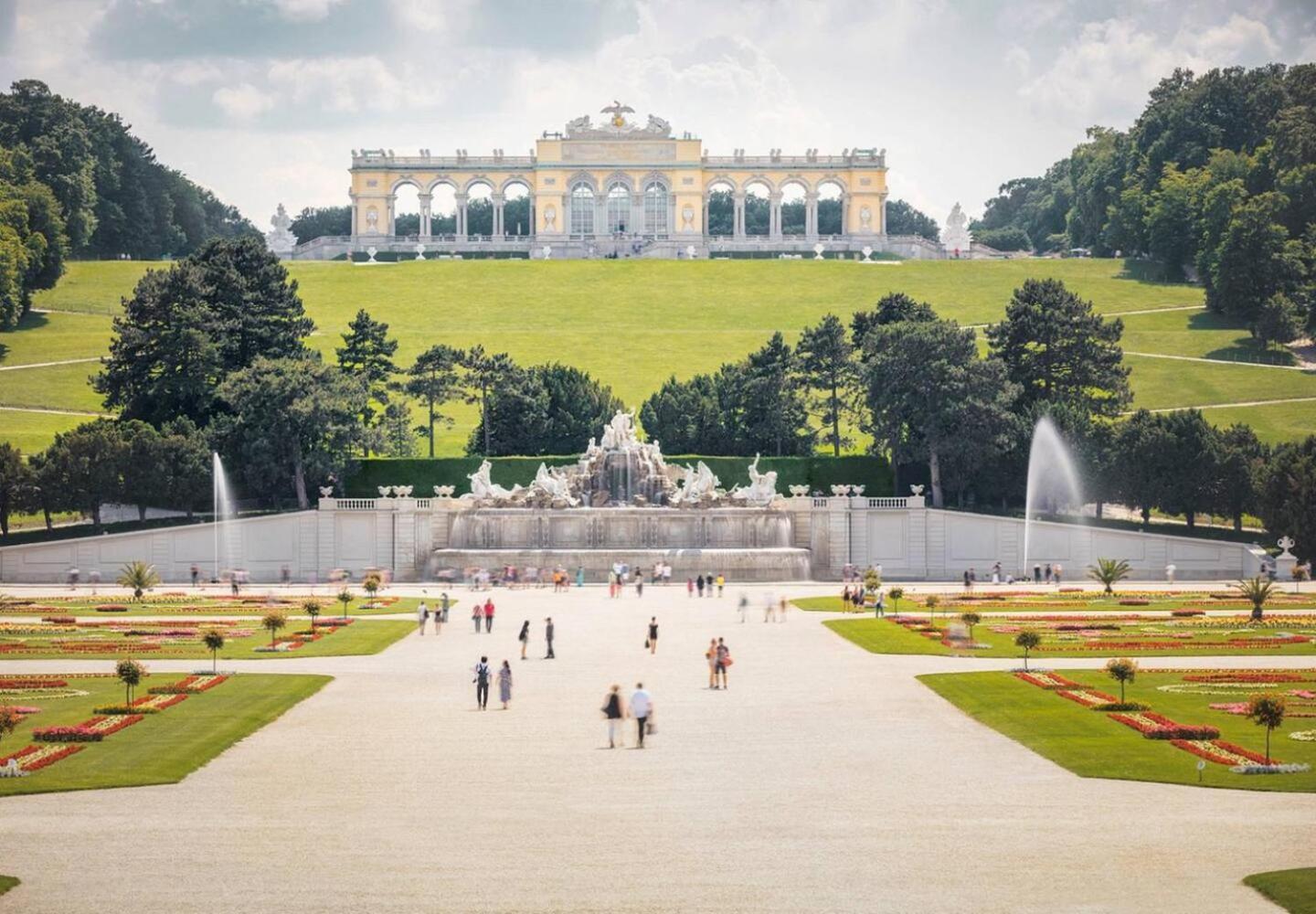 Royal Deluxe * Vienna