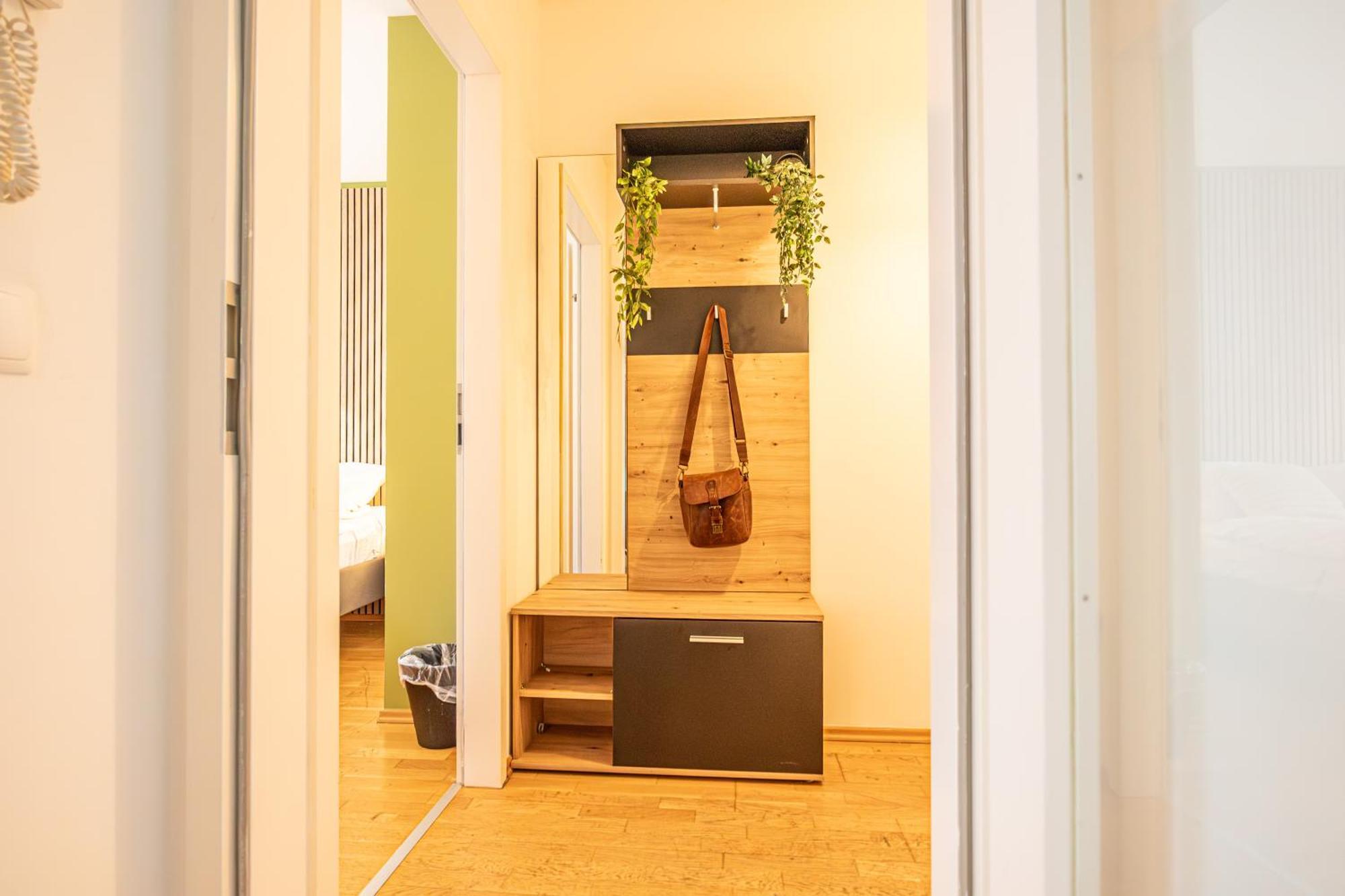 Charming 1br, Steps From Reumannplatz U1
