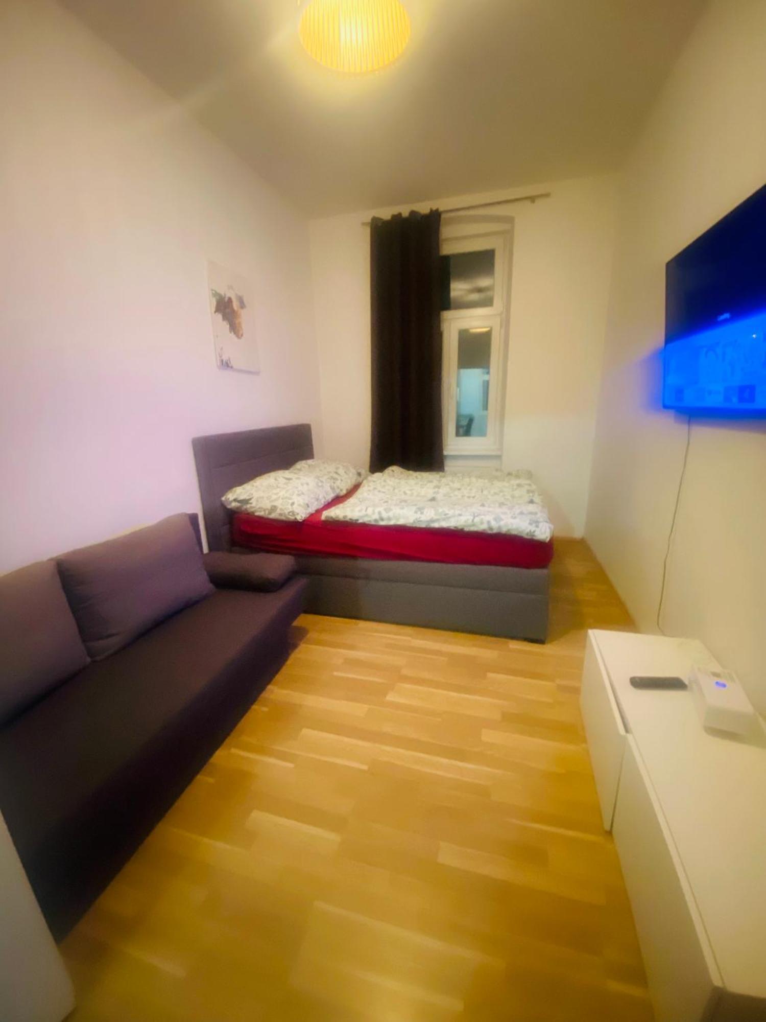 18 Apartment