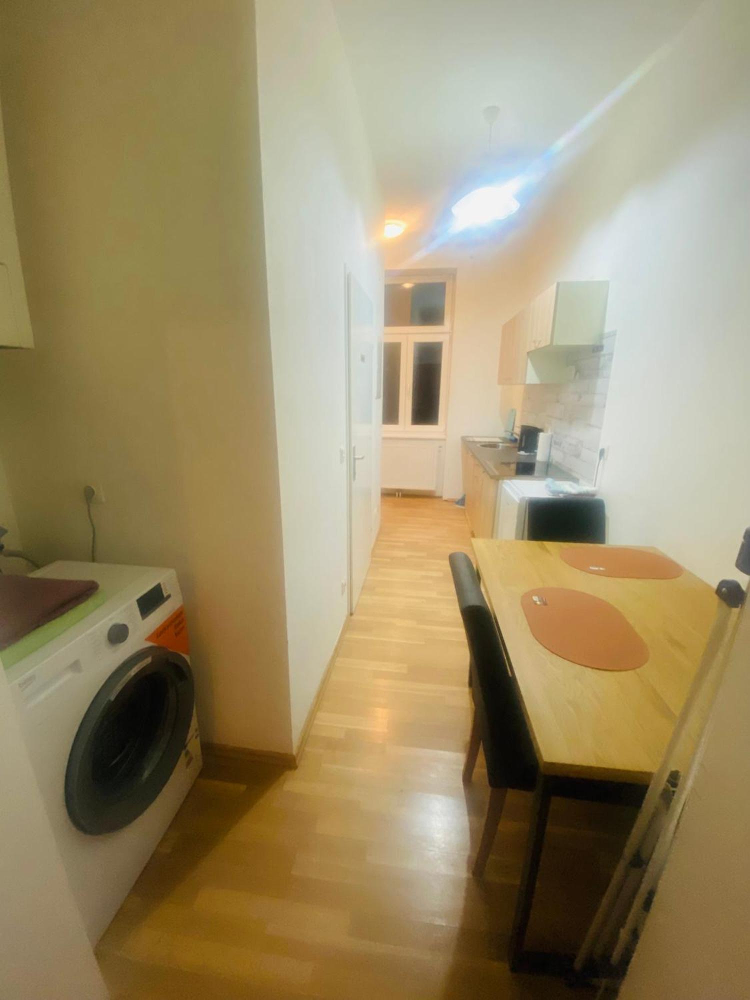 18 Apartment *