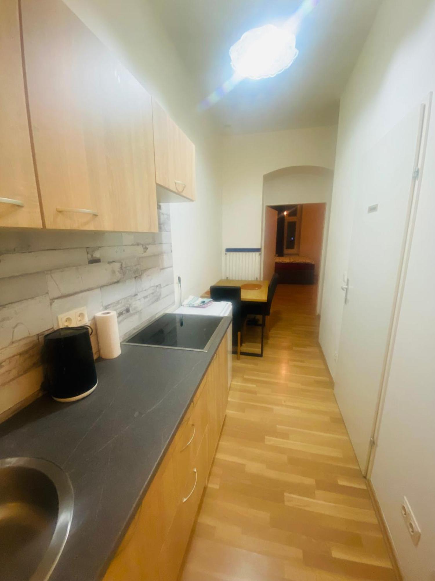 18 Apartment *