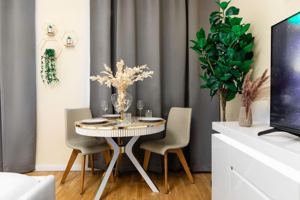 Apartment Golden Living In