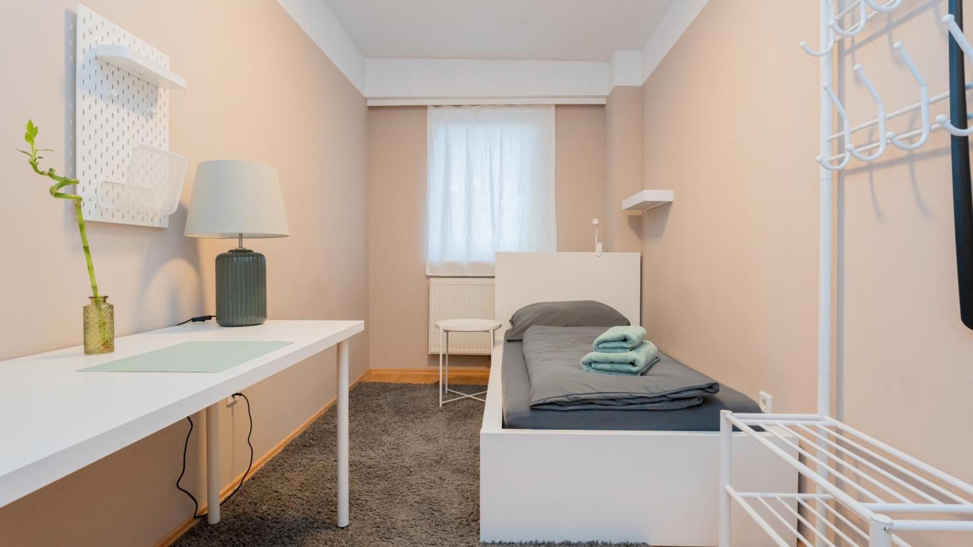 Zimmer 1230 * Wien