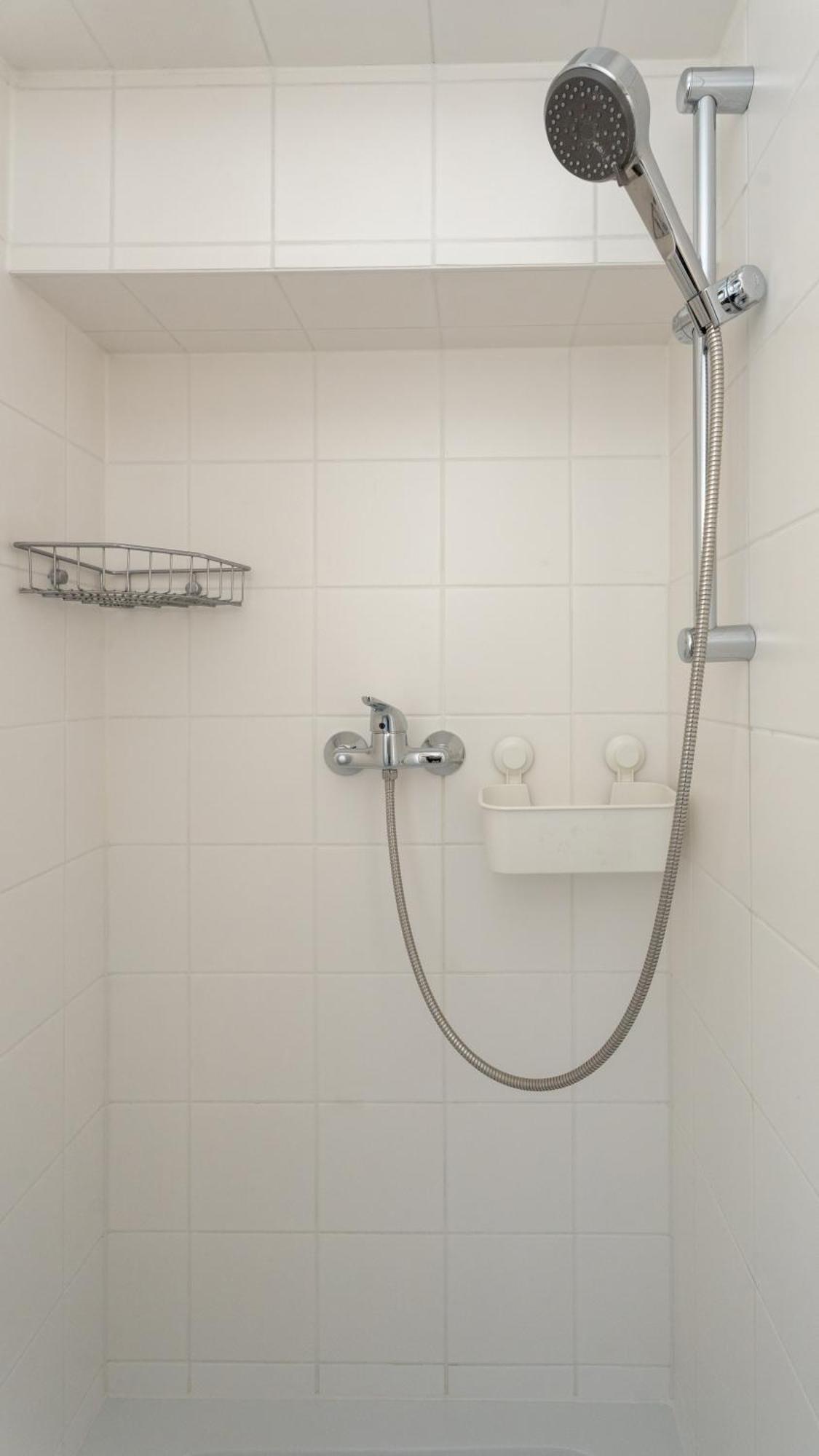 Zimmer 1230 * Wien