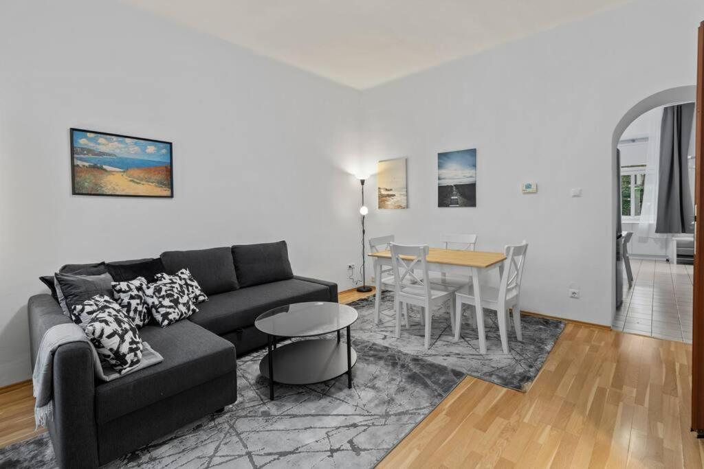 Apartment Modern Close To Center - 2br