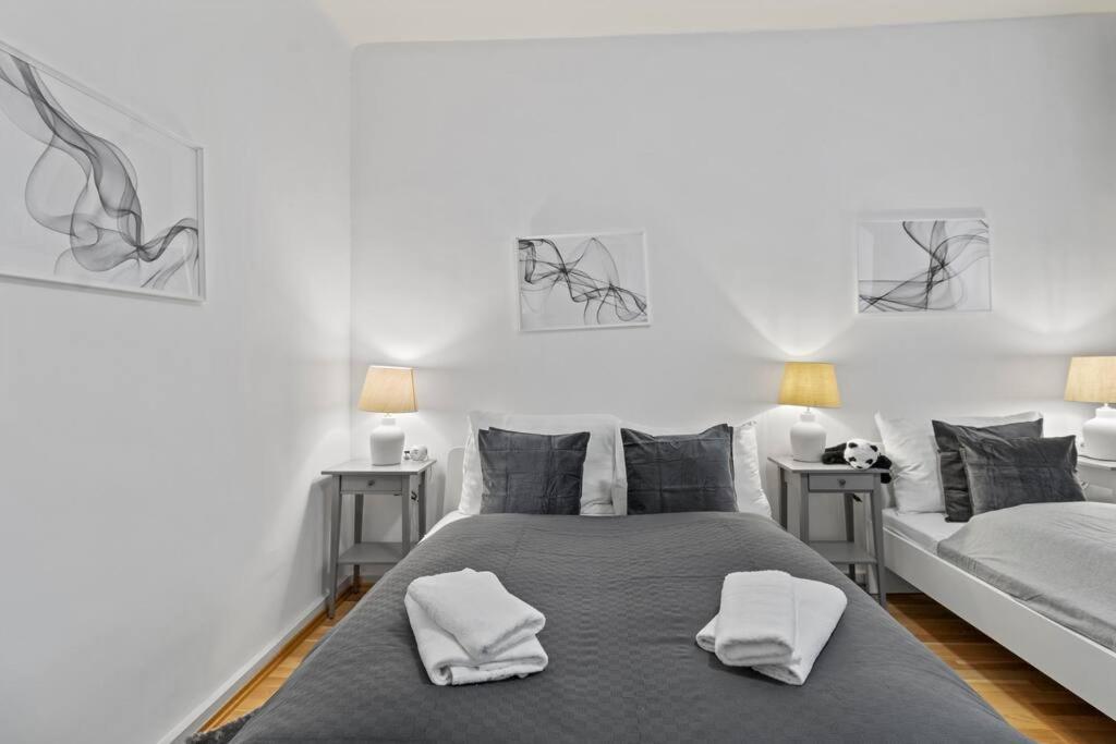 Modern Close To Center - 2br
