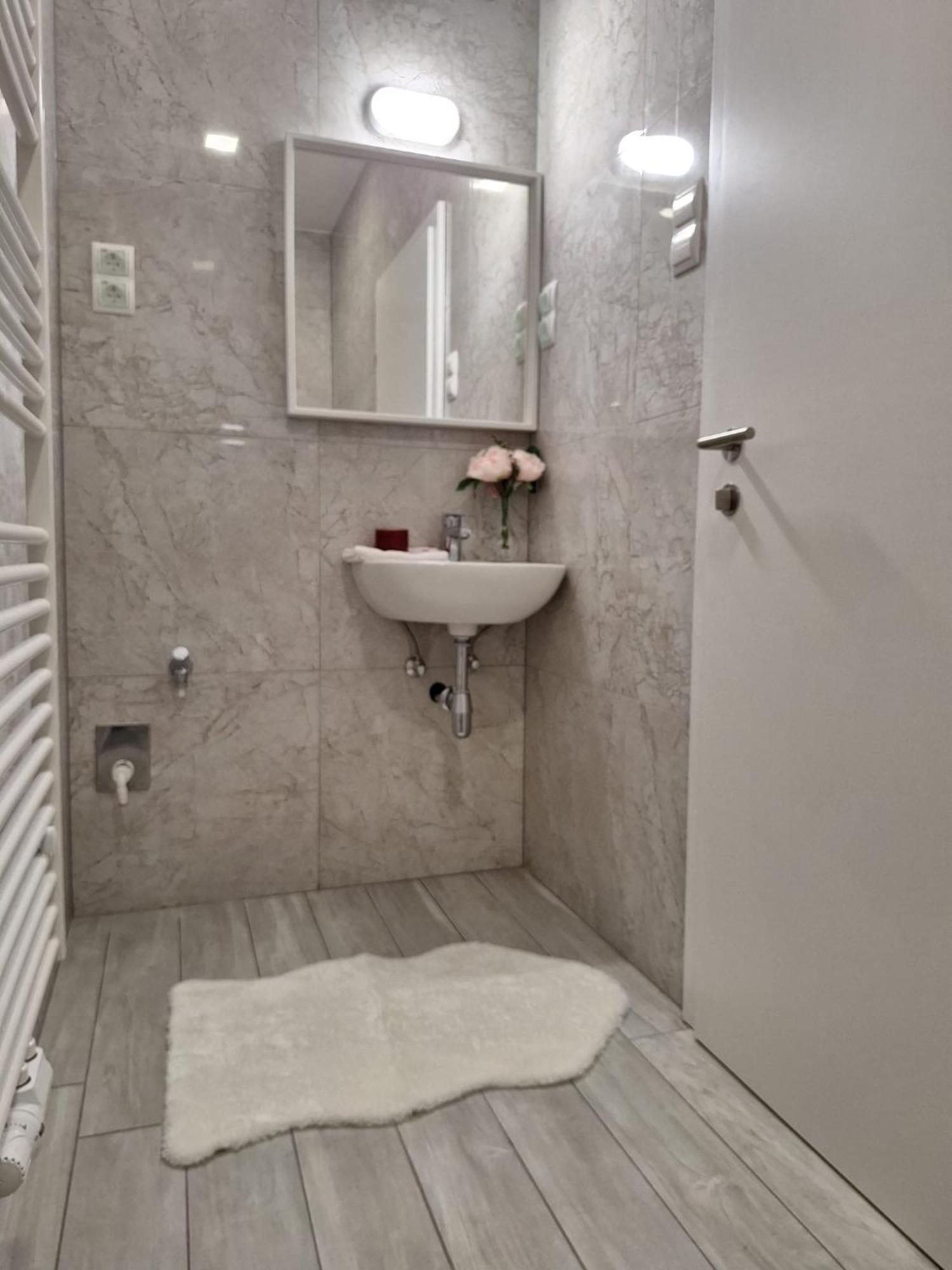 Betariel'com Donau Zentrum * Wien