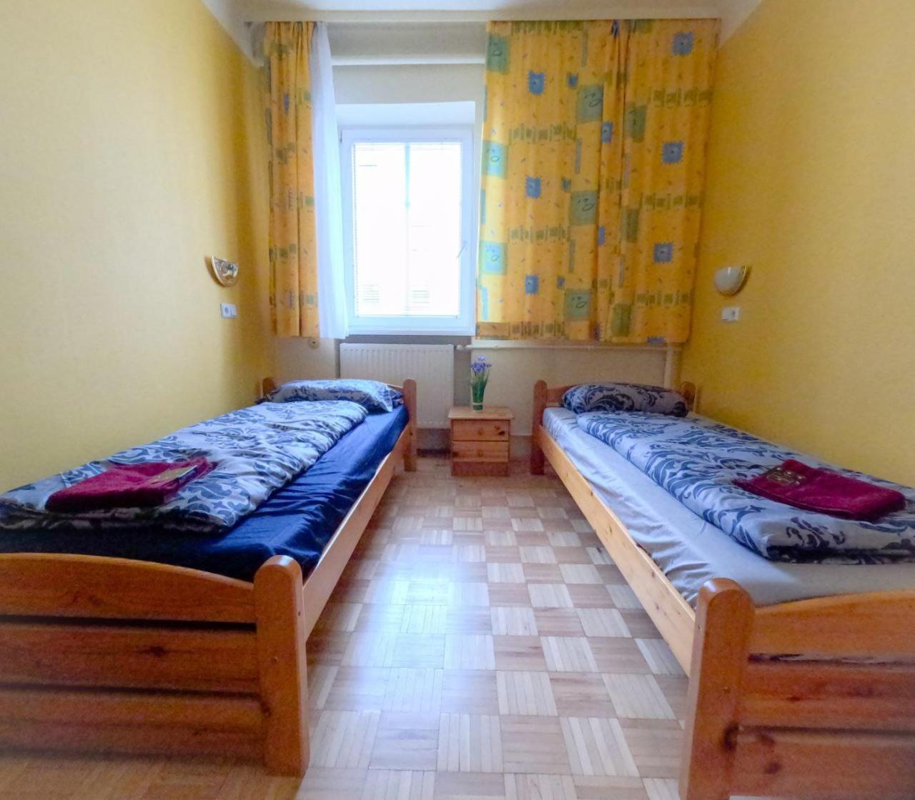 Cozy - U3 Hutteldorferstrasse