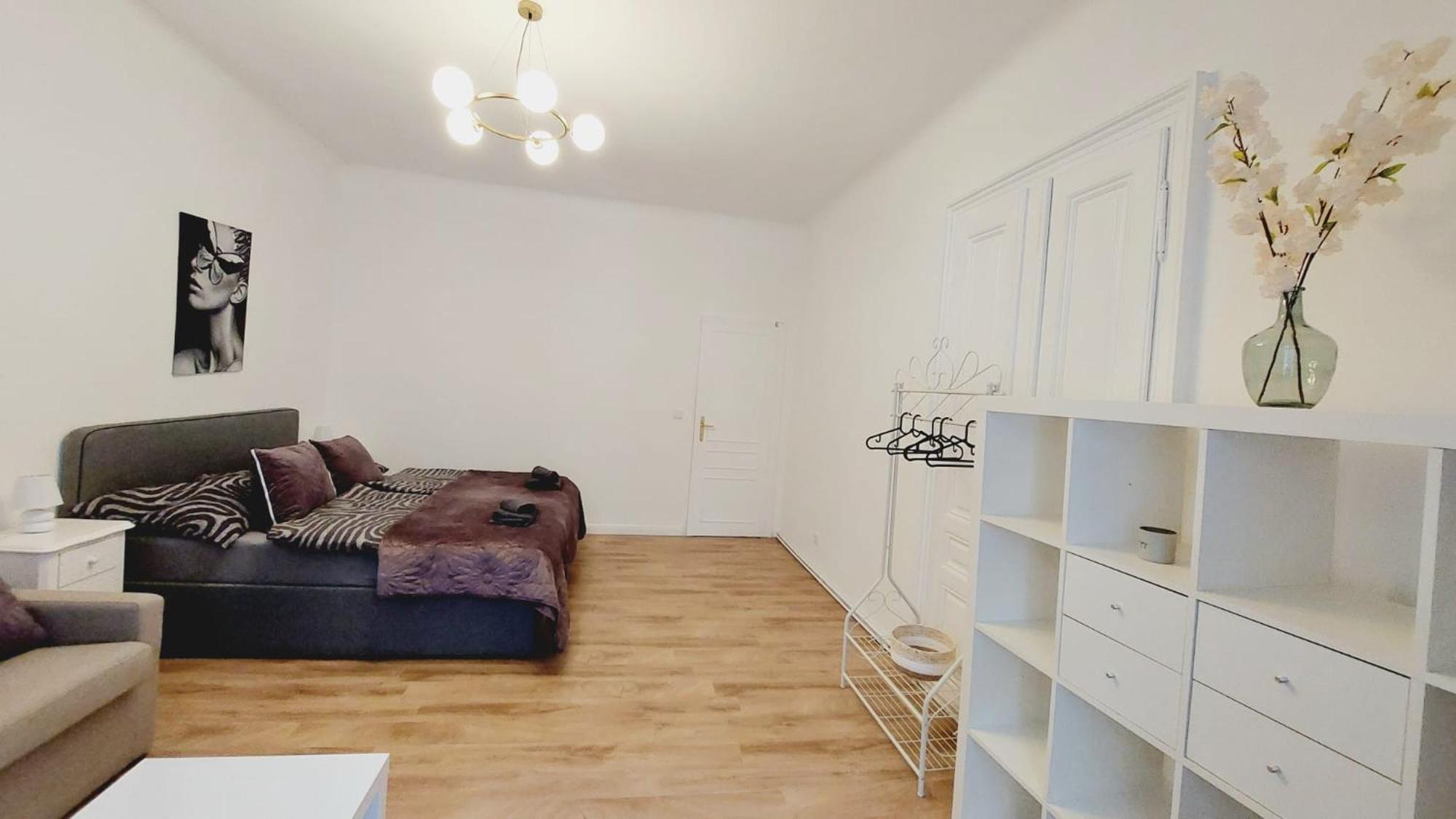 Superior 4 Bedroom Apartment *