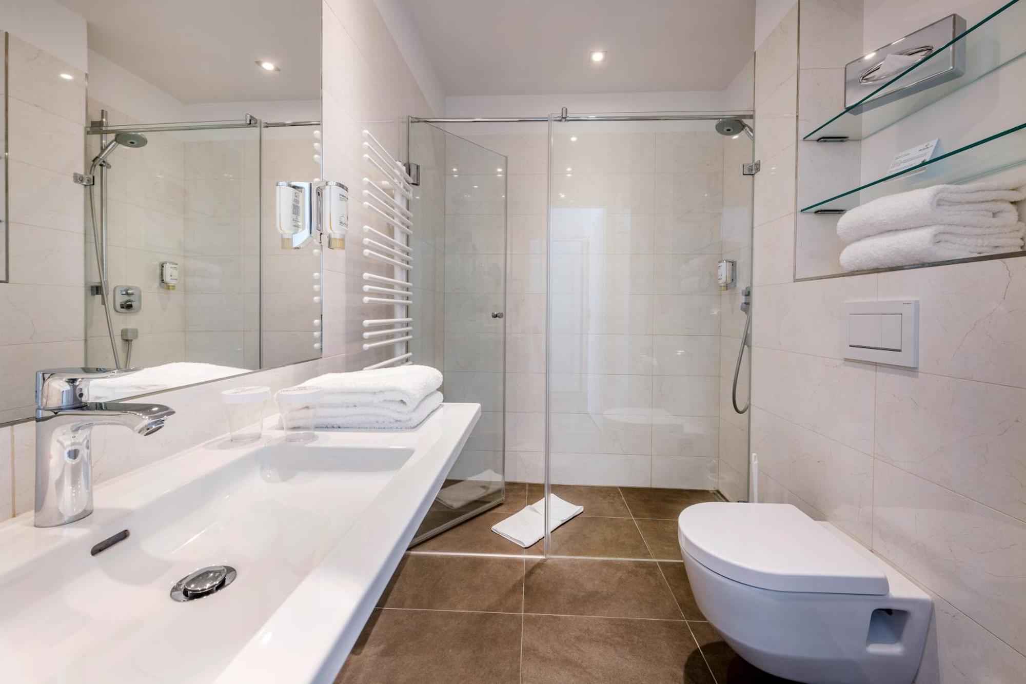 Nestroy Hotel 4*