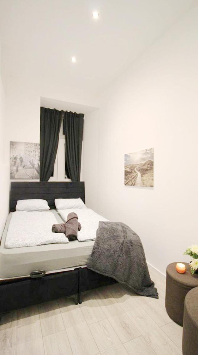 Comfortable In Akh Area Homestay