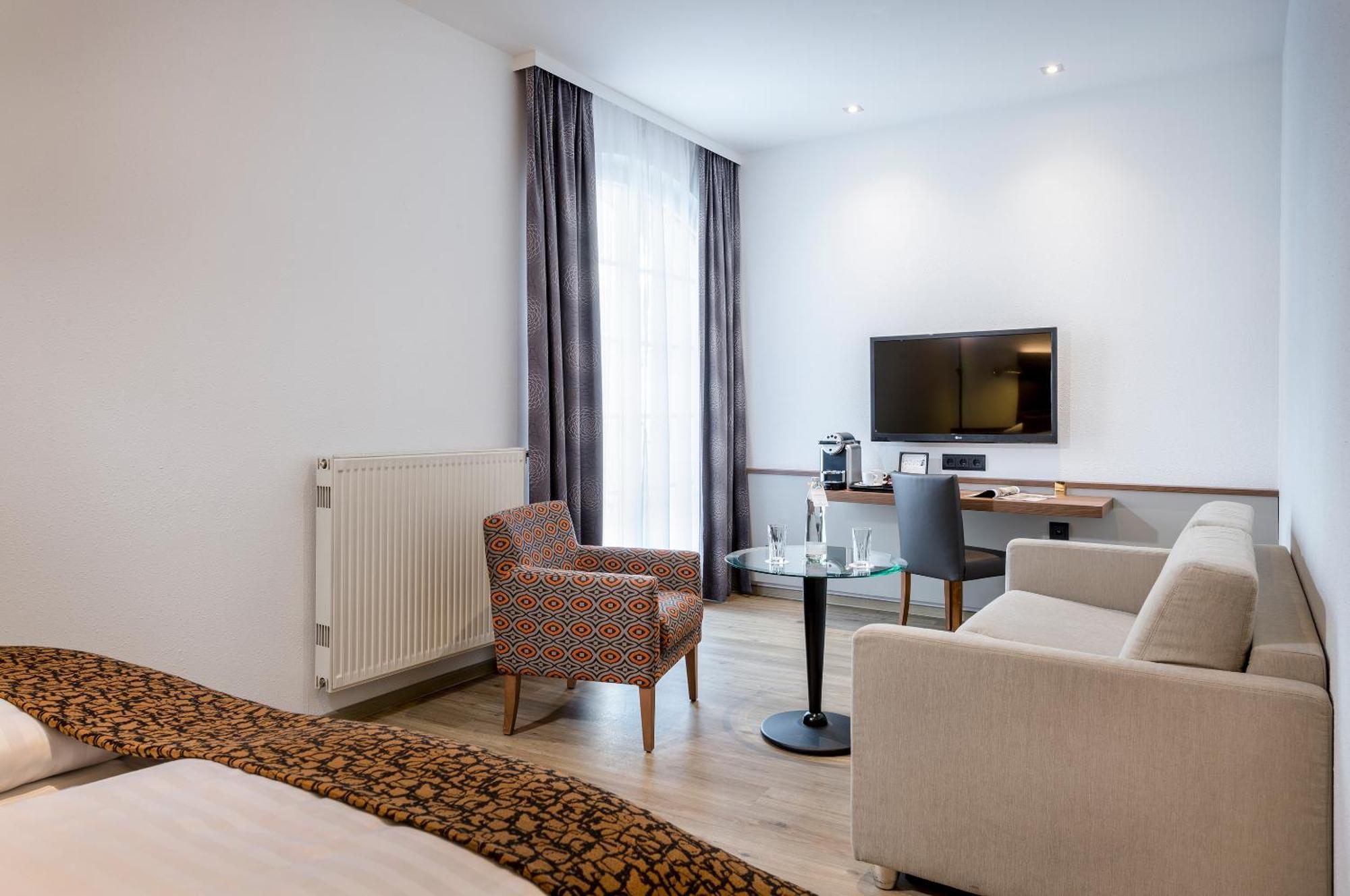 Hotel Nestroy 4*