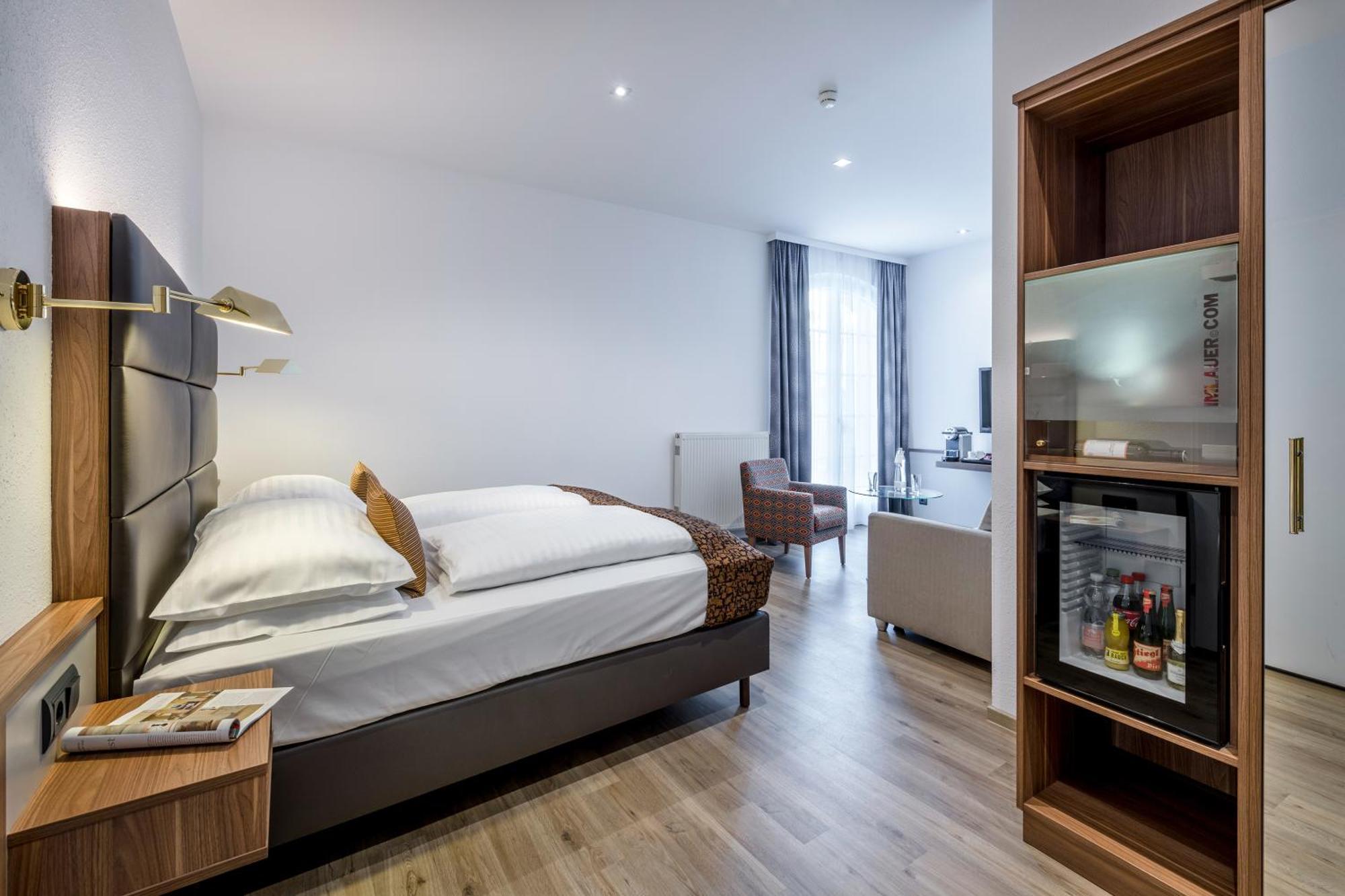 Imlauer Nestroy 4*