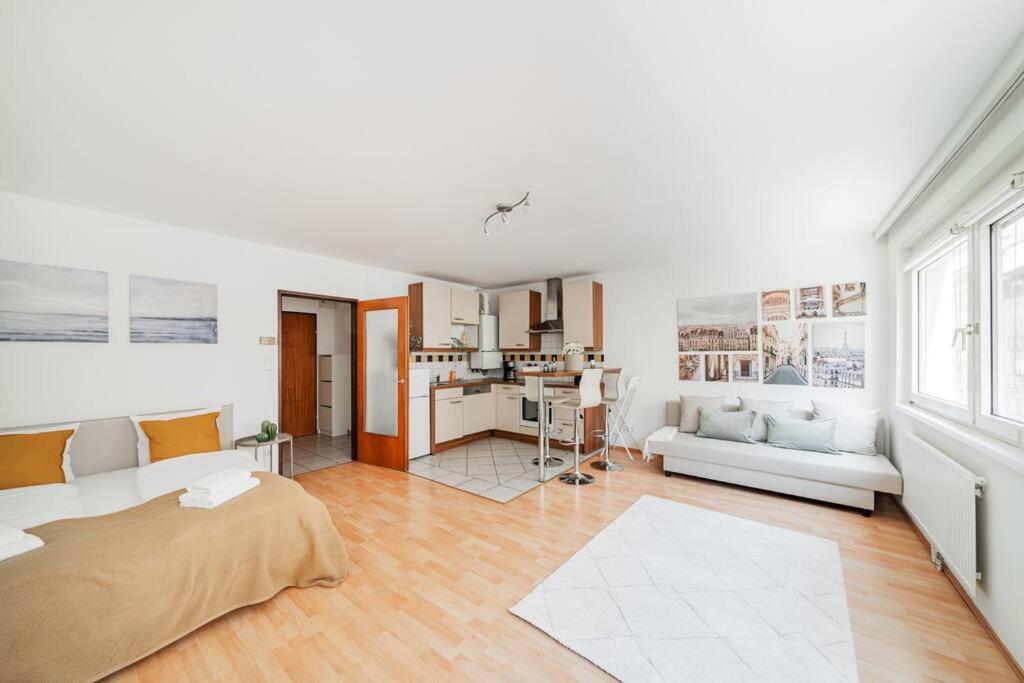 Apartment Helle - Free Parking Vienna