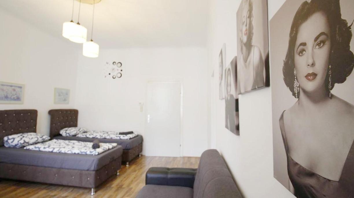 Comfortable Near Schonbrunn Palace Homestay