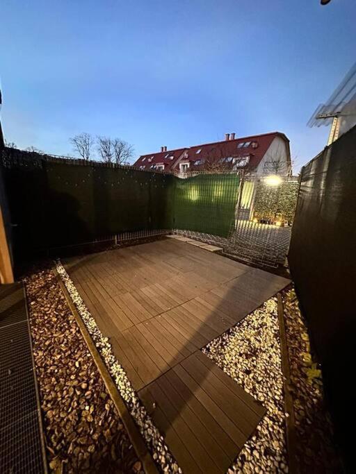 Modern 150 M2 Maisonette - Private Garden & Free Parking Apartment Wien