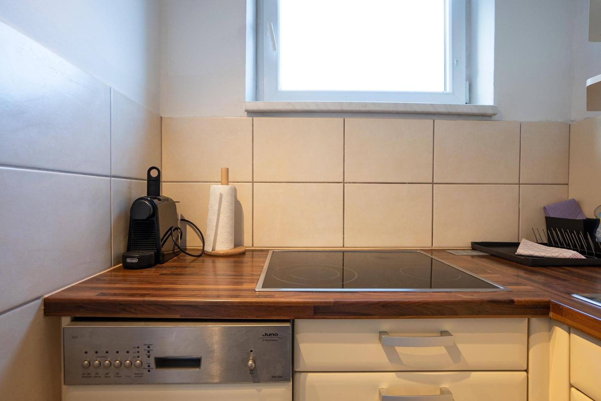 With A Private Terrace Located Right Near Belvedere Castle, 15 Minutes Away From Stephansdom * Vienna
