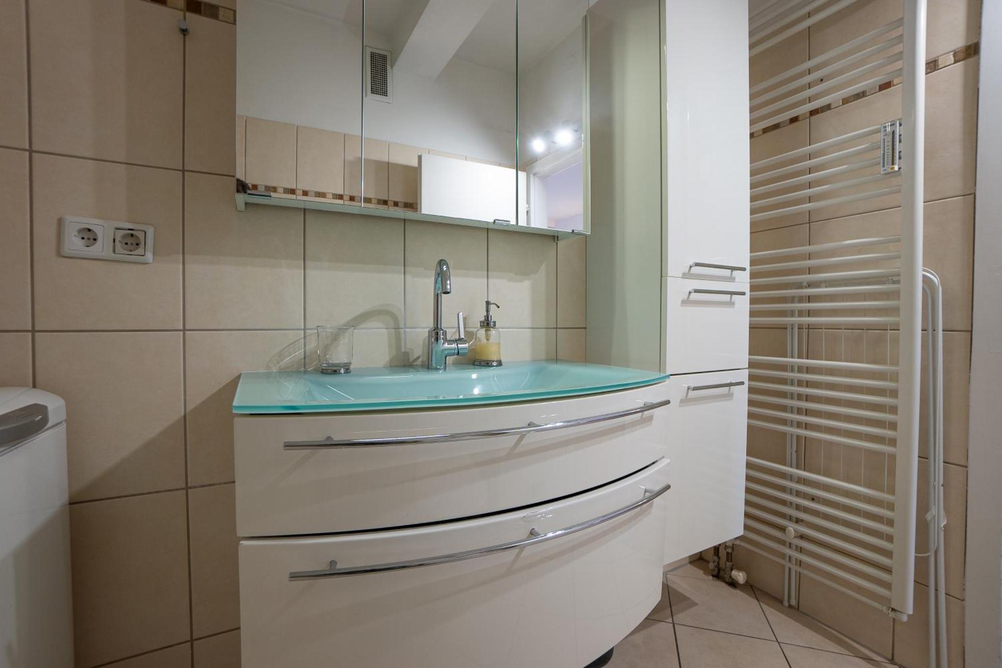 With A Private Terrace Located Right Near Belvedere Castle, 15 Minutes Away From Stephansdom * Vienna