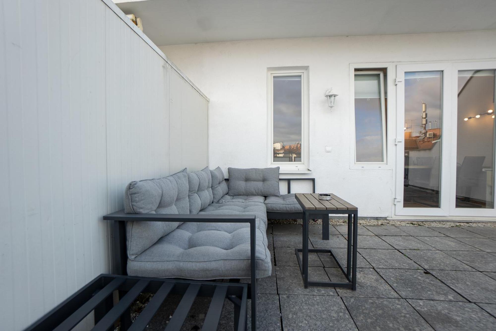 With A Private Terrace Located Right Near Belvedere Castle, 15 Minutes Away From Stephansdom Appartamento *