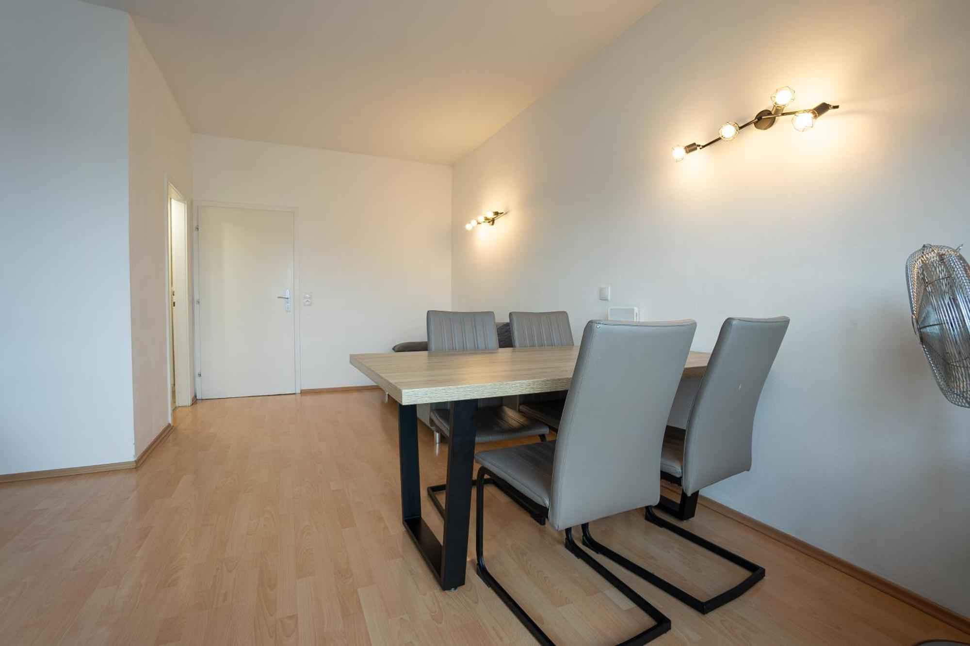 With A Private Terrace Located Right Near Belvedere Castle, 15 Minutes Away From Stephansdom * Vienna