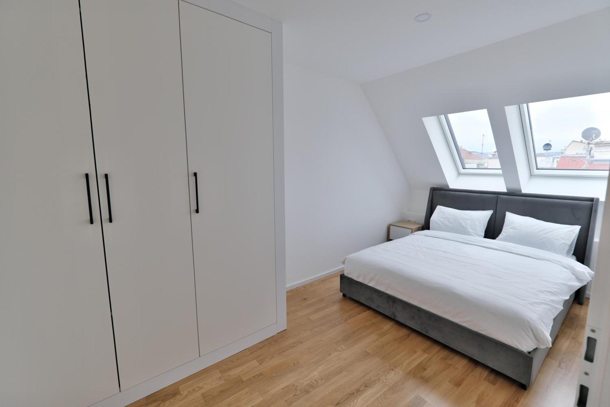 Lotus Apartment *
