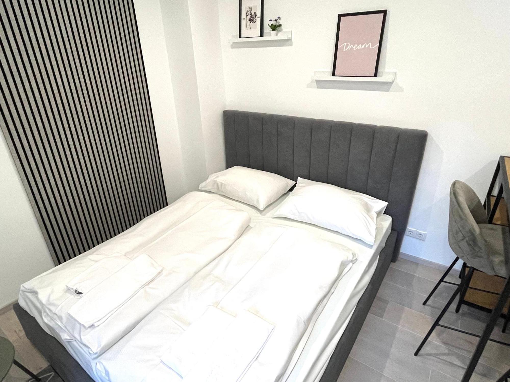 Modern, Smart And In The Heart Of The Apartment Vienna