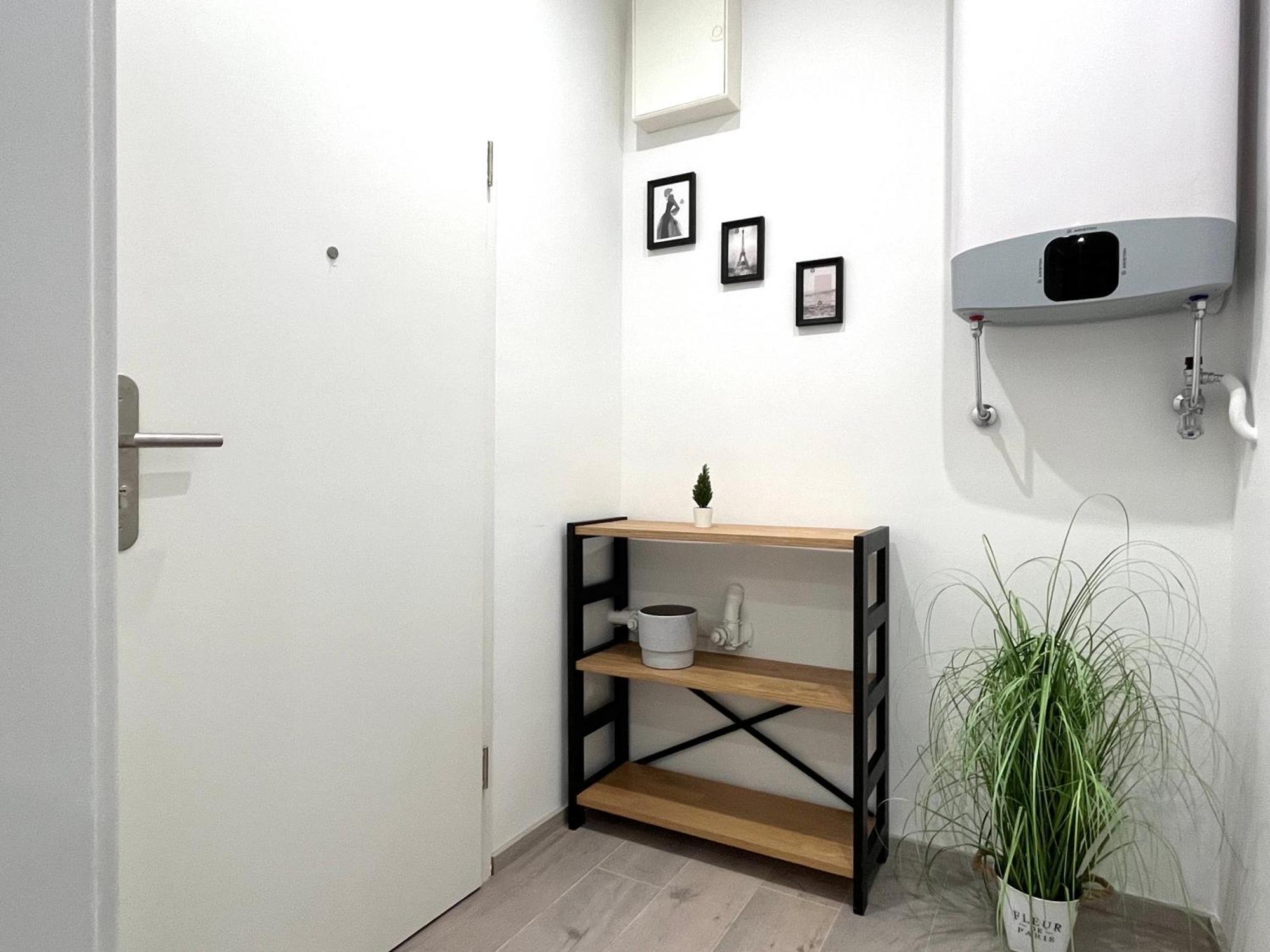 Modern, Smart And In The Heart Of The Apartment Vienna