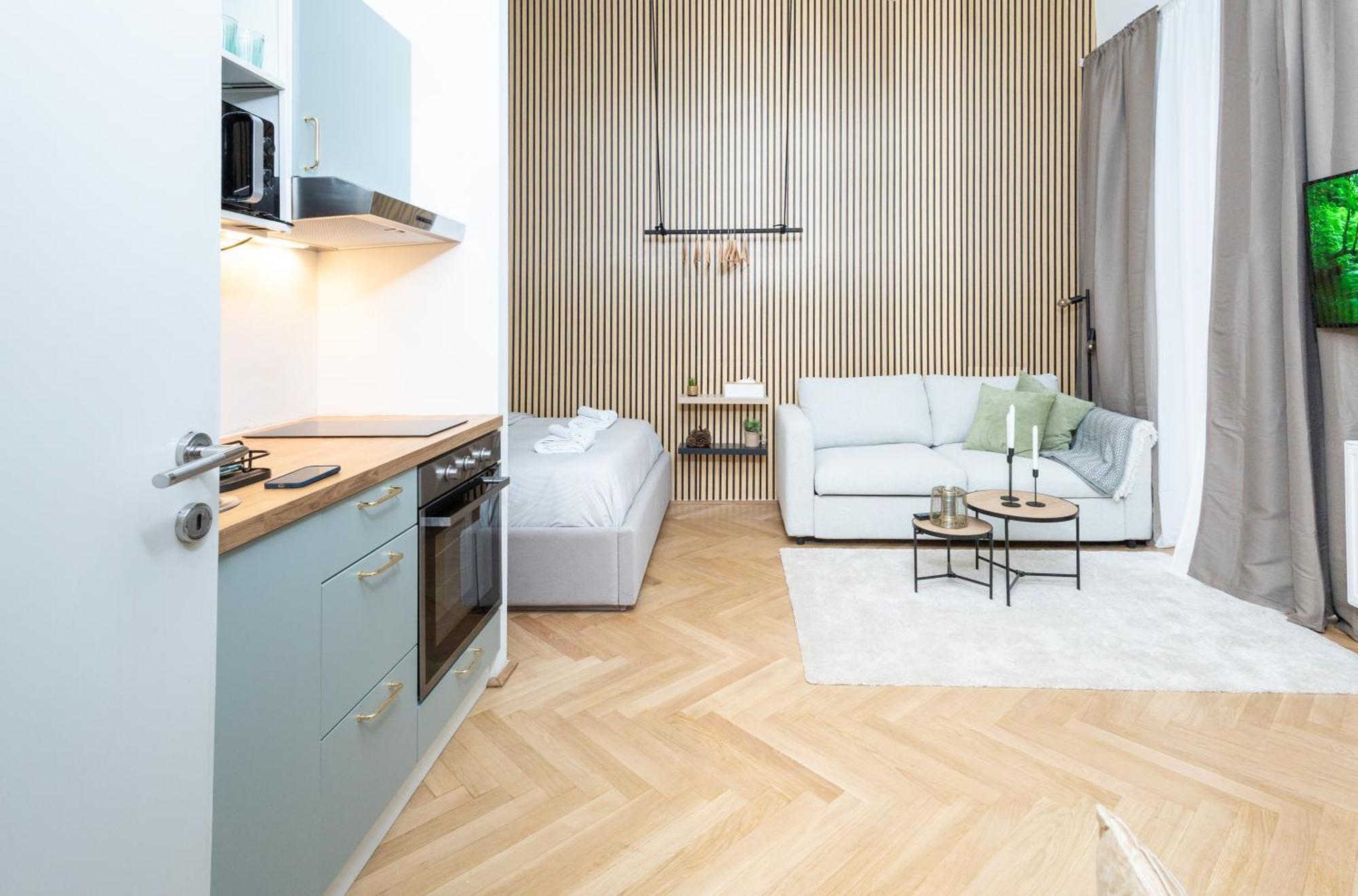 Apartment Charming Retreat Walking Distance From Town Centre *