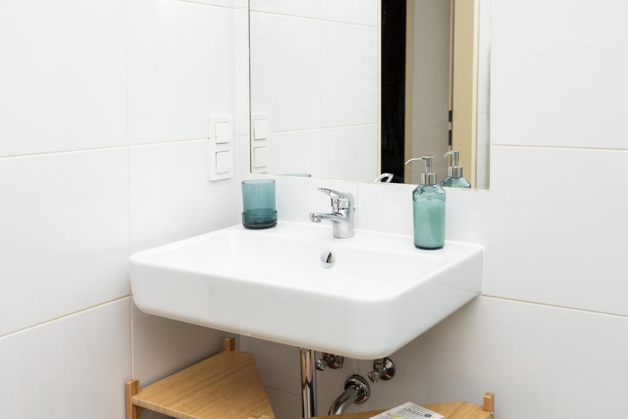 Charming Retreat Walking Distance From Town Centre Apartment Vienna