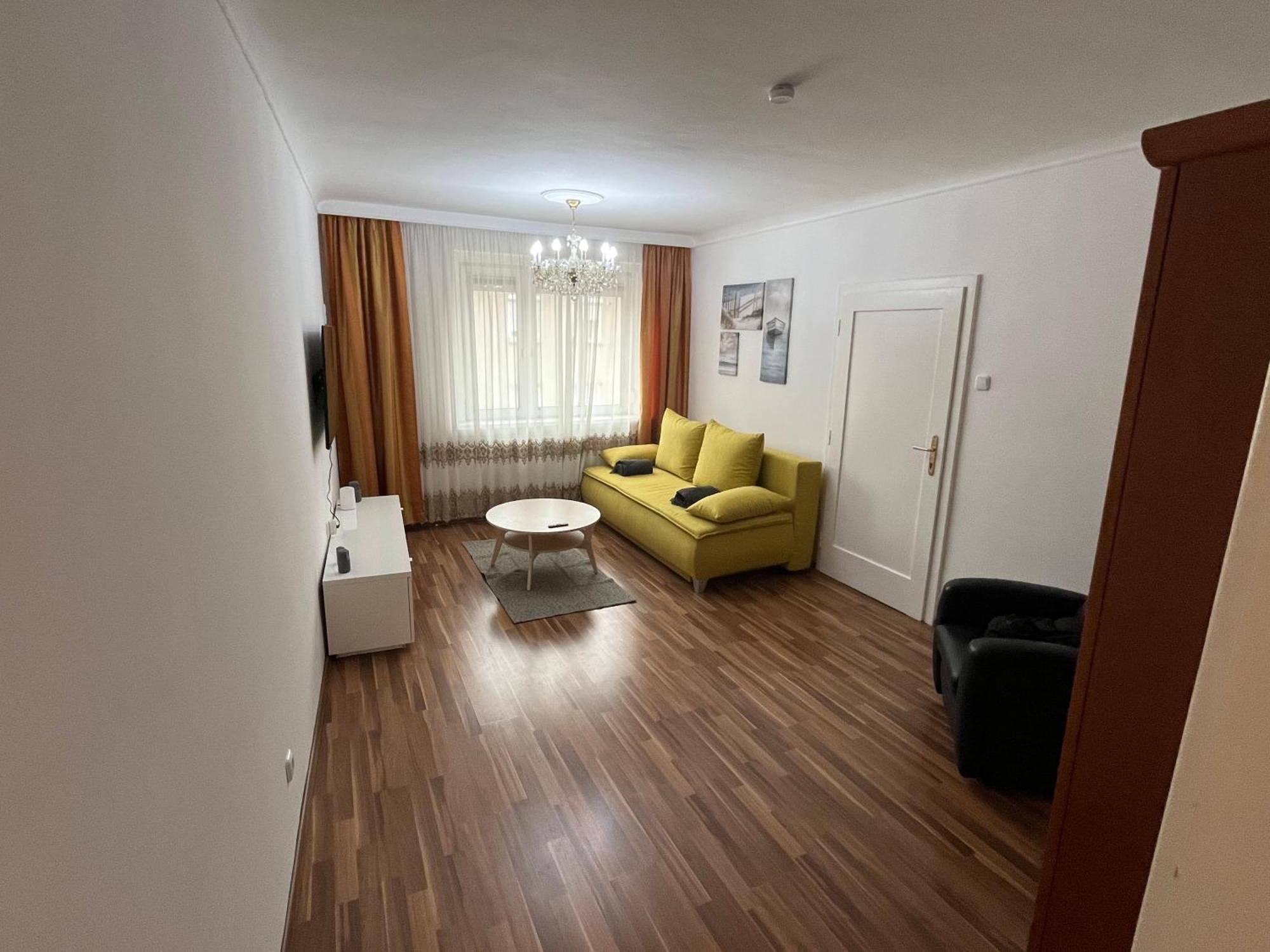 Elegant Viennese Apt 15 Min To Center Apartment