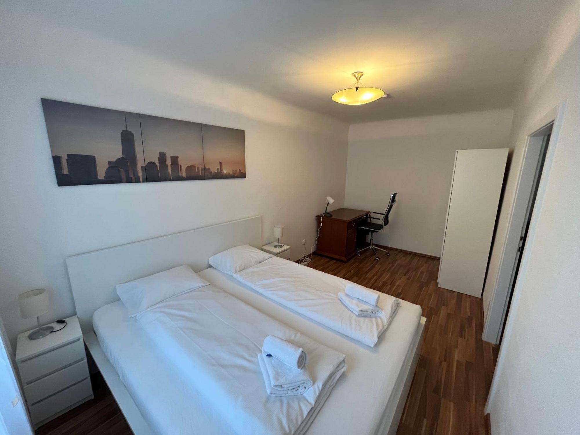 Elegant Viennese Apt 15 Min To Center Apartment *