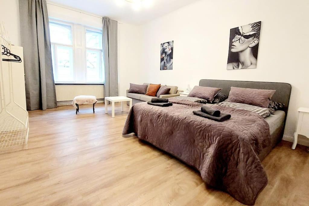 Superior 4 Bedroom Apartment Wien