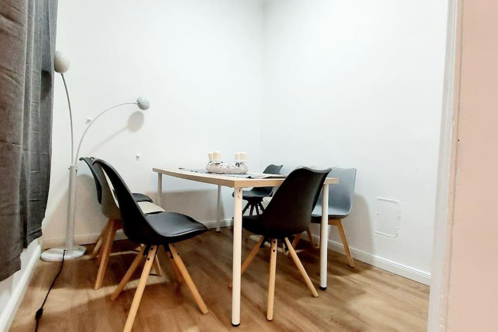 Superior 4 Bedroom Apartment *