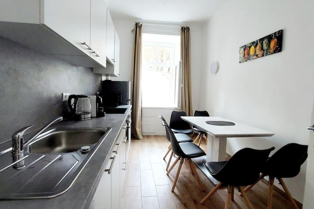 & Spacious Checkinvienna Apartment *