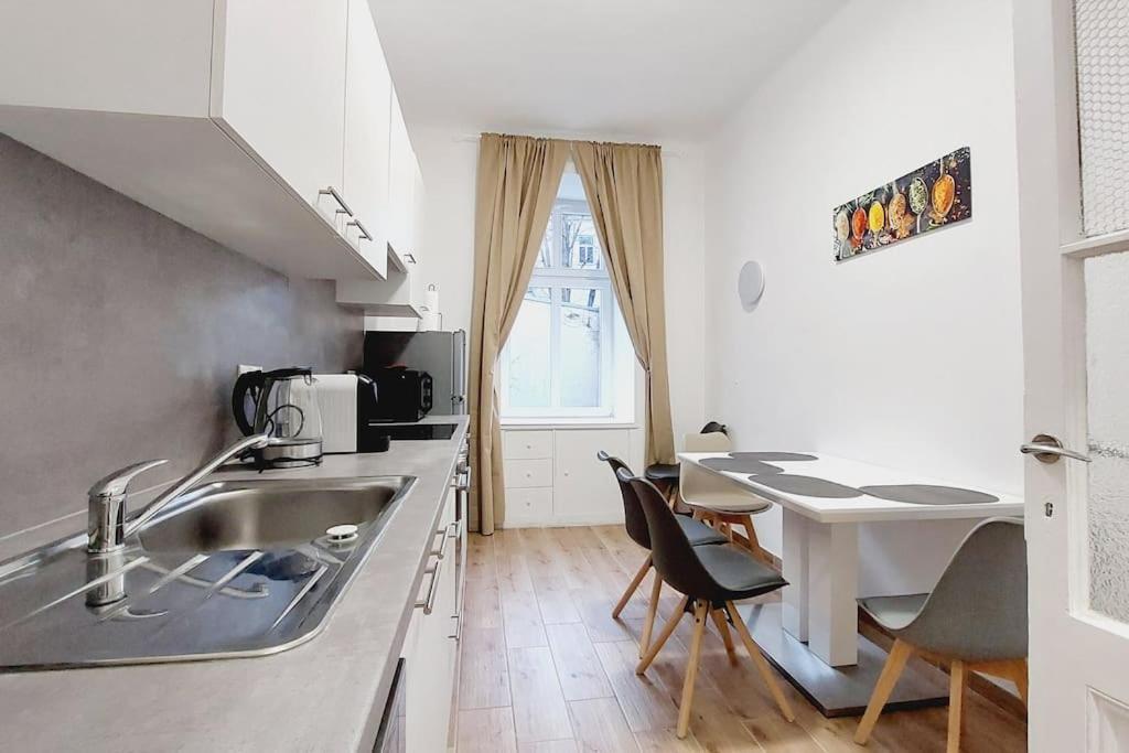 & Spacious Checkinvienna * Vienna