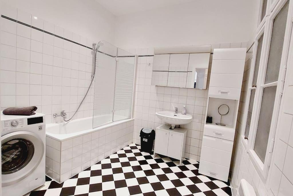 & Spacious Checkinvienna Vienna