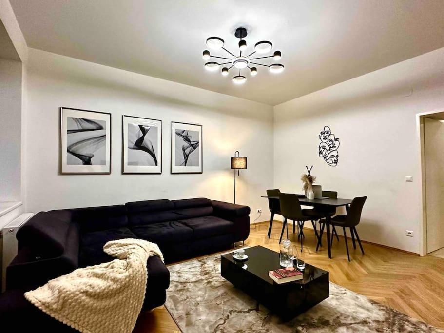 New!l! Exclusive Near Opera Vienna