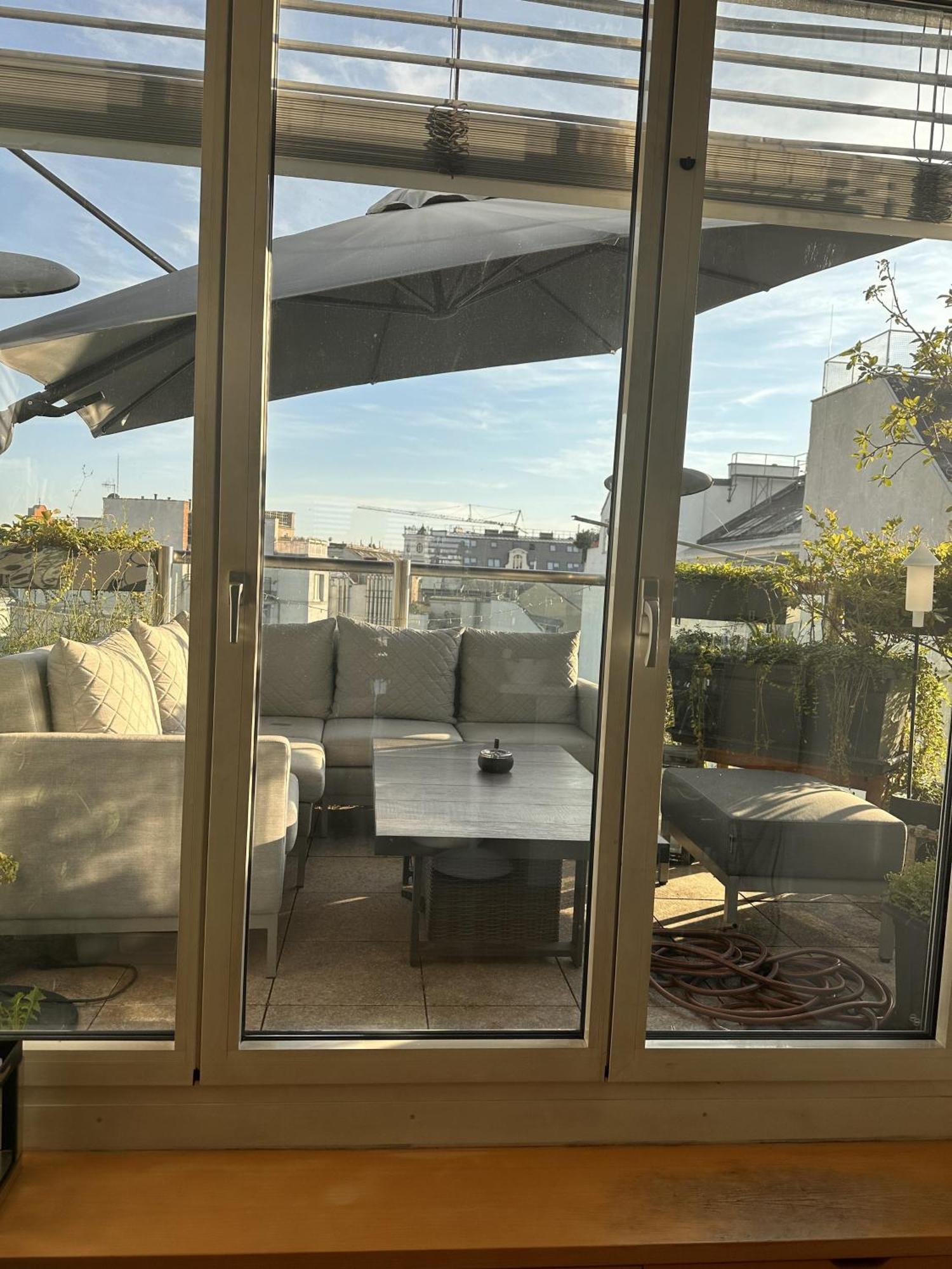 City-penthouse Mit 4 Terassen Und Whirlpool