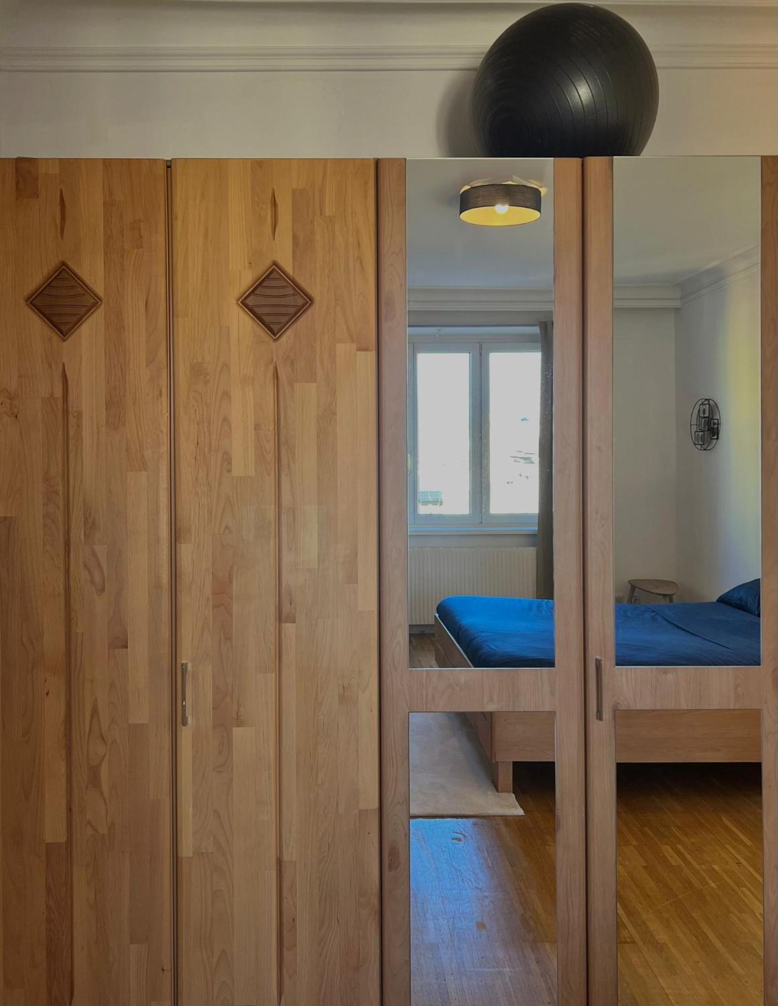 , Near U1 Metro , Big And Cozy Apartment