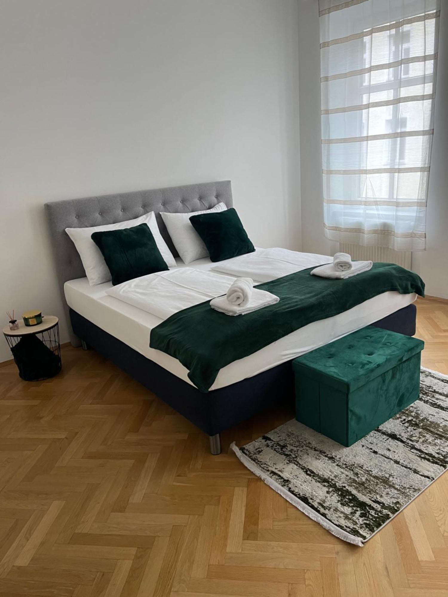 Anna Luxury