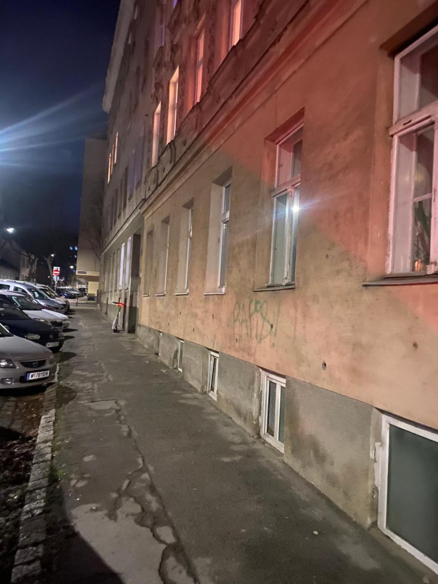 Apartment Cheap For 8 People. Vienna. 10th District *